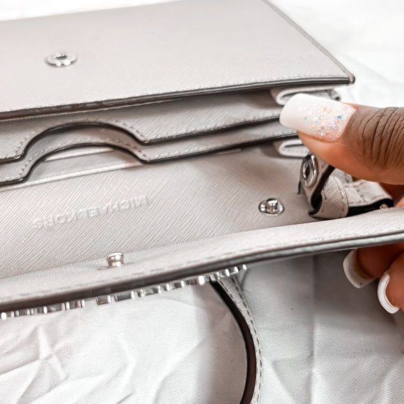 MICHAEL KORS GREY SAFFIANO LEATHER CHAIN BAG - Picture 13 of 16